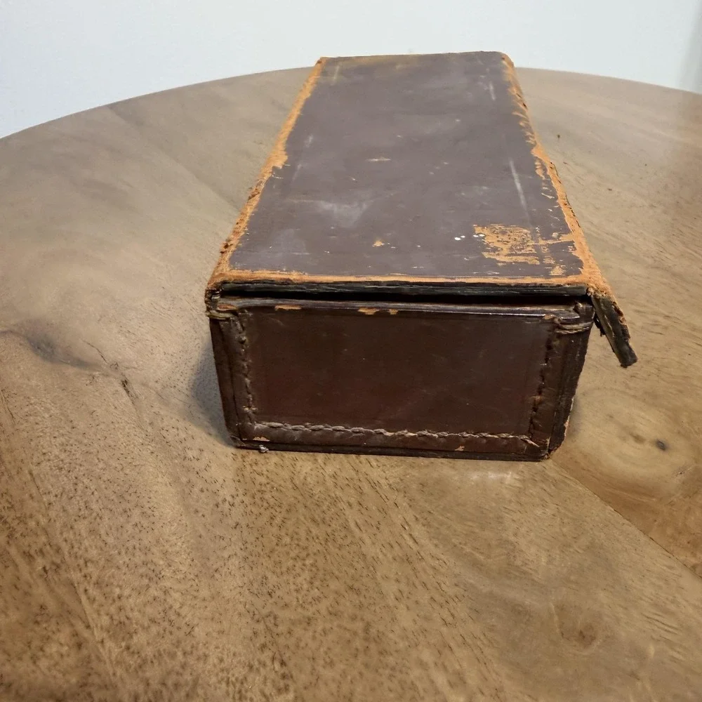 Vintage C.V. Heljestrand Safety Razor Metal Blades Travel Case Eskilstuna Sweden